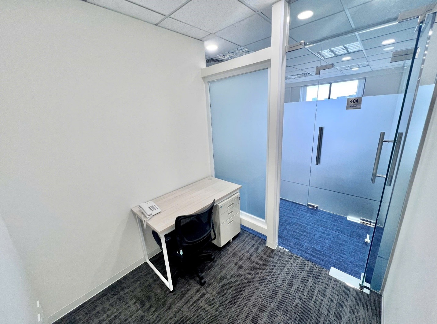 One desk private room